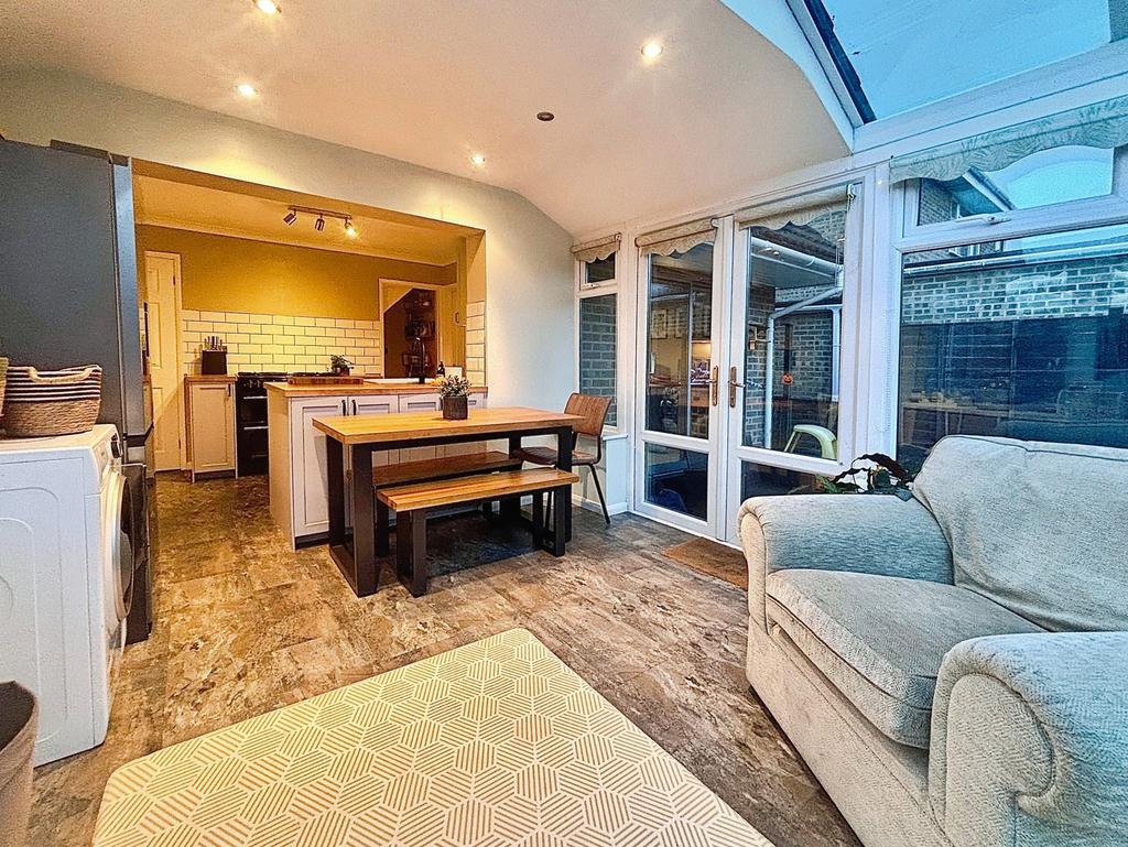 Kitchen conservatory