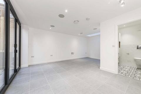 1 bedroom house to rent, Himley Road, London SW17