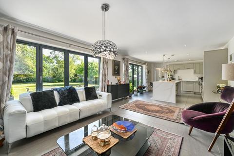 5 bedroom chalet for sale, Ashford Road, Ashford TN26