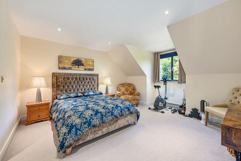 5 bedroom chalet for sale, Ashford Road, Ashford TN26