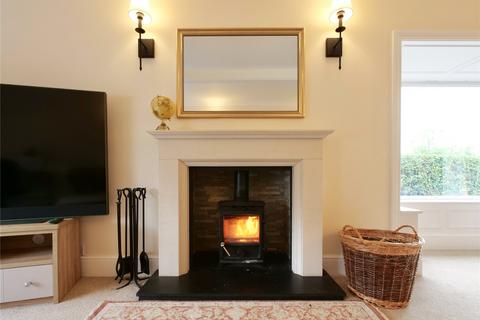 undefined, Three-bedroom Detached Bungalow, Holcombe