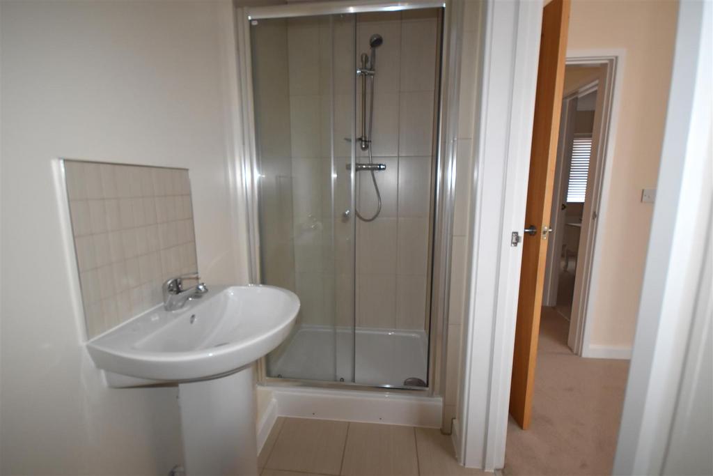 Ensuite.JPG