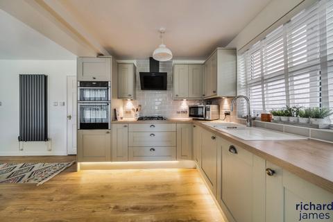 3 bedroom detached house for sale, Roundway Down, Freshbrook, Swindon, SN5