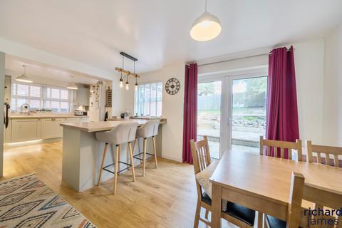 3 bedroom detached house for sale, Roundway Down, Freshbrook, Swindon, SN5