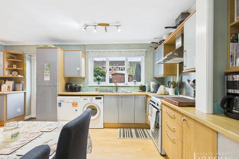 3 bedroom terraced house for sale, Kintyre Close, Basingstoke RG23