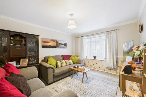 3 bedroom terraced house for sale, Kintyre Close, Basingstoke RG23
