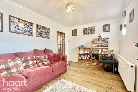 undefined, Sundon Park Road, Luton
