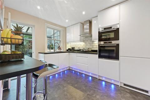 undefined, Manchester Road, London, E14