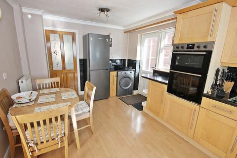 4 bedroom detached house for sale, Luton Road, Wilstead