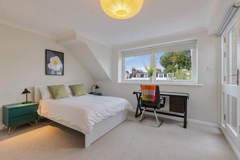 3 bedroom flat for sale, Gloucester Avenue, London NW1