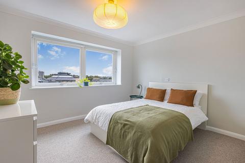 3 bedroom flat for sale, Gloucester Avenue, London NW1
