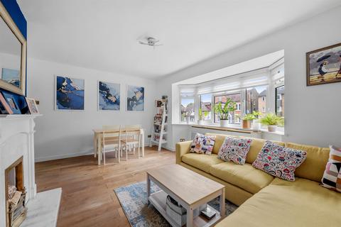 Flat 3, Willow House Bromley Road, Shortlands, Bromley, BR2 0BN