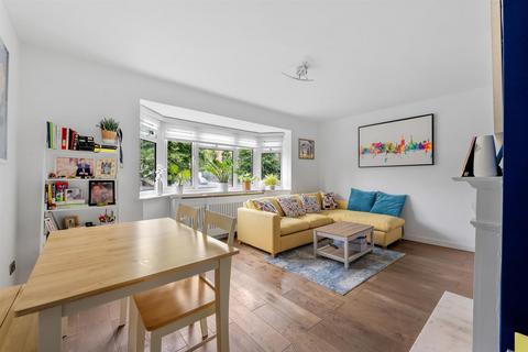 Flat 3, Willow House Bromley Road, Shortlands, Bromley, BR2 0BN