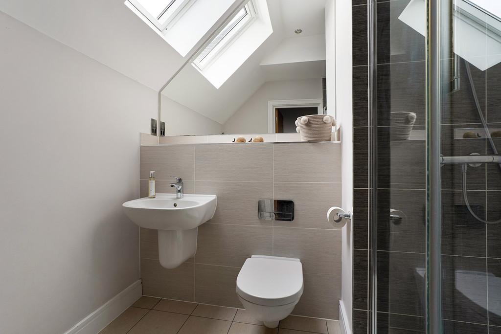 Ensuite to bedroom 2