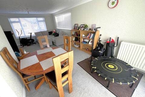 3 bedroom detached house for sale, Victoria Crescent