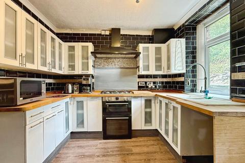 15 Derw Road, Pontardawe, Swansea, SA8 4AN