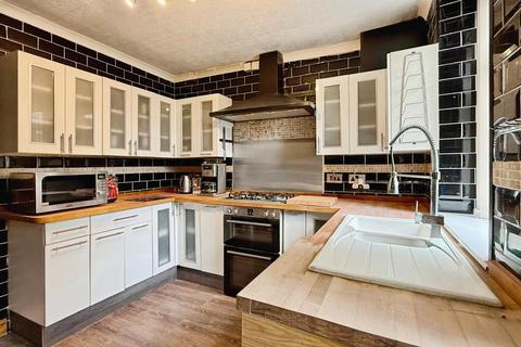 15 Derw Road, Pontardawe, Swansea, SA8 4AN
