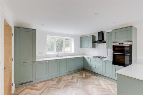 4 bedroom detached house for sale, Meadowcroft Gardens, Nottingham NG15