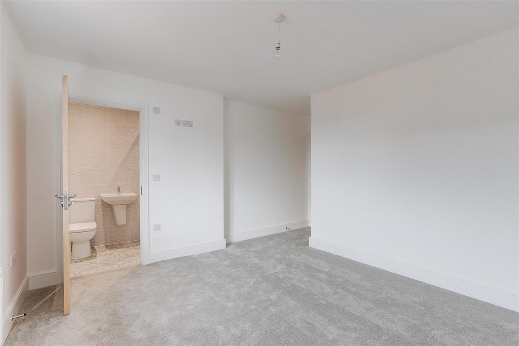 ENSUITE MEADOWCROFT.jpg