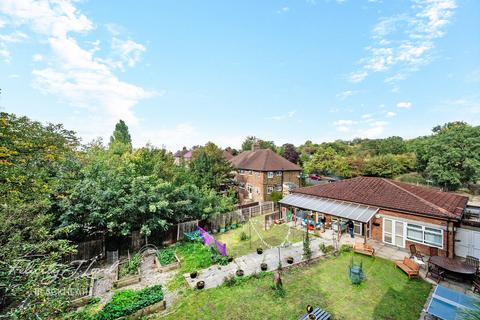 undefined, Middle Park Avenue, London