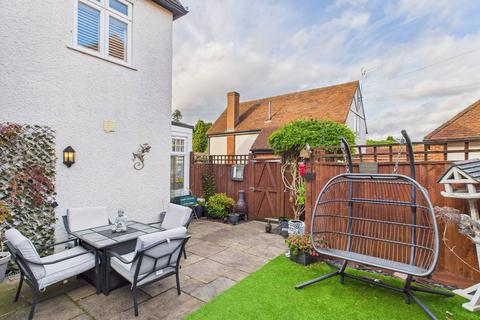 undefined, Chipperfield Road, Bovingdon, HP3