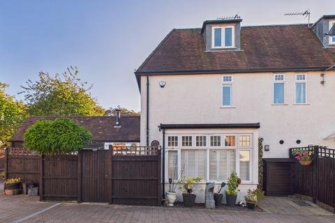 undefined, Chipperfield Road, Bovingdon, HP3