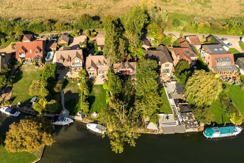 undefined, Hythe End Road, Wraysbury, Staines-upon-Thames, TW19