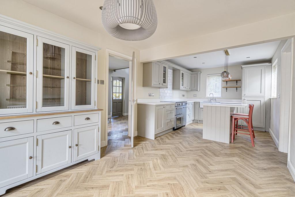 Open plan dining/kitchen area