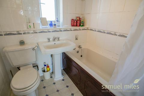 undefined, Garraways, Swindon SN4