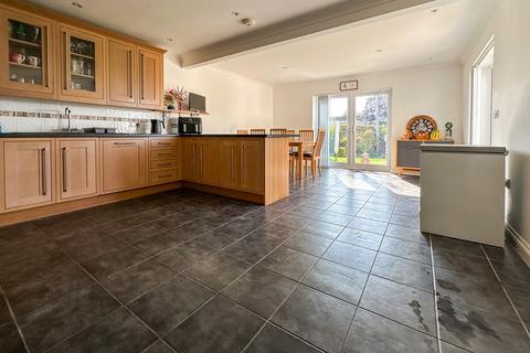 4 bedroom detached bungalow for sale, The Green, Highworth SN6