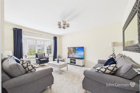 4 bedroom detached house for sale, Starflower Way, Mickleover
