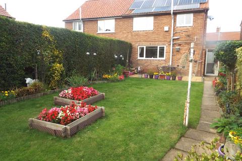 3 bedroom terraced house for sale, 121 The Oval