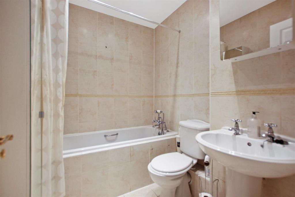 En-suite to master