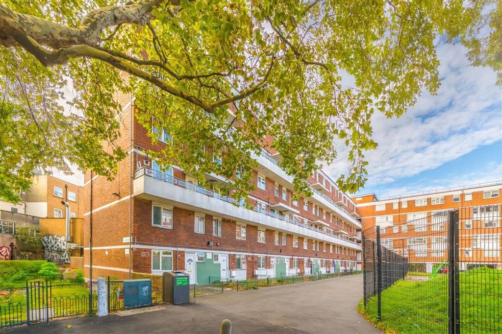 Weymouth Terrace, London E2 4 bed flat - £4,400 pcm (£1,015 pw)