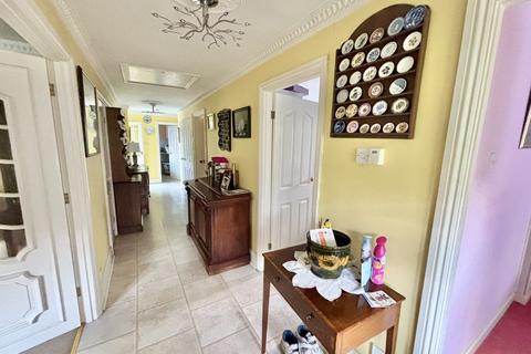 1 Brookdale Close, Broadstone, BH18 9AA