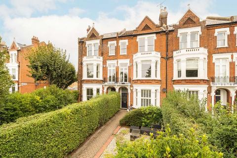 Clapham Common North Side, London SW4
