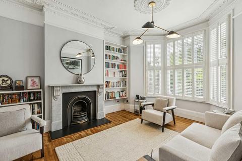 2 bedroom flat for sale, Clapham Common North Side, London SW4