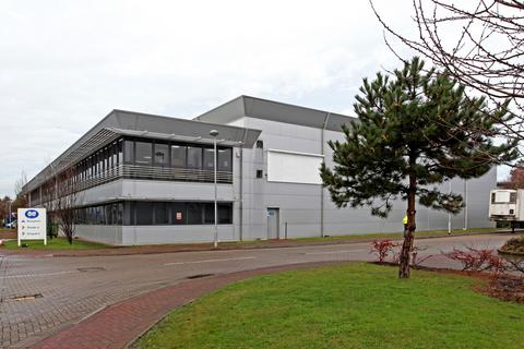 Warehouse to rent, Auriol Dr Greenford UB6 0TP