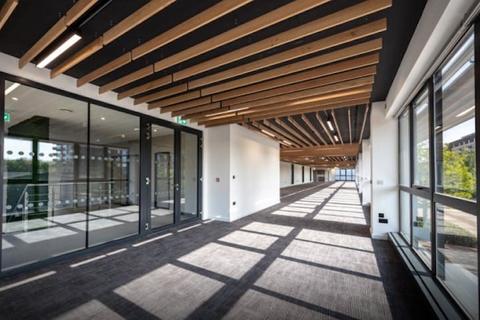 Warehouse to rent, Auriol Dr Greenford UB6 0TP