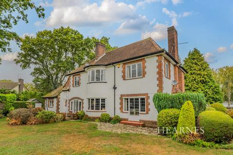 Roslin Road South, Talbot Woods, Bournemouth, BH3