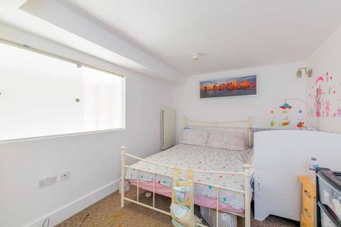 2 bedroom flat for sale, Building 22, Woolwich Riverside, London, SE18