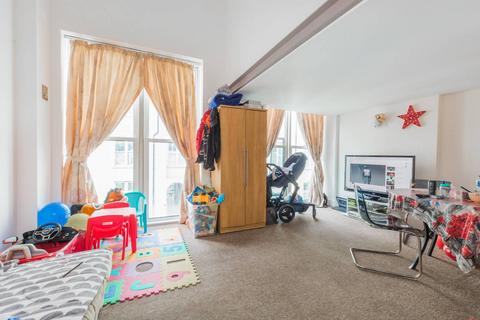 2 bedroom flat for sale, Building 22, Woolwich Riverside, London, SE18