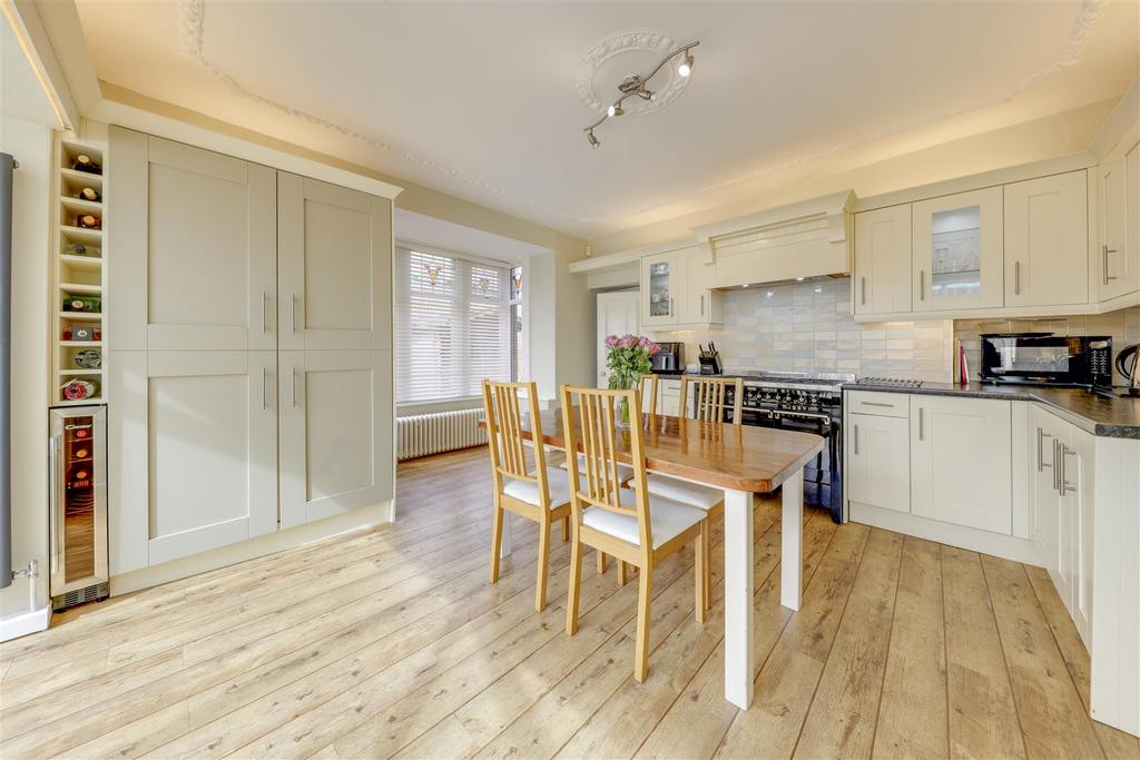 Kitchen Alt