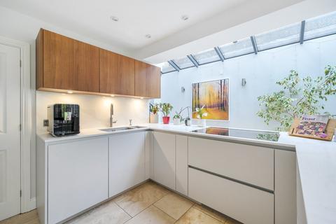 4 bedroom end of terrace house for sale, Chudleigh Road, Brockley, London, SE4