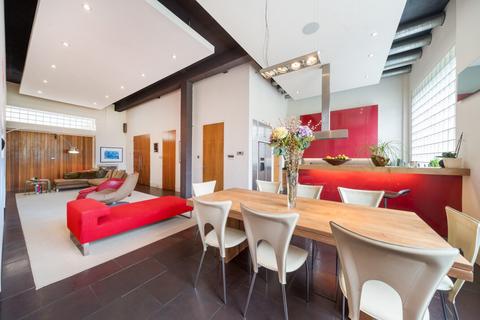 undefined, Blenheim Gardens, London, SW2