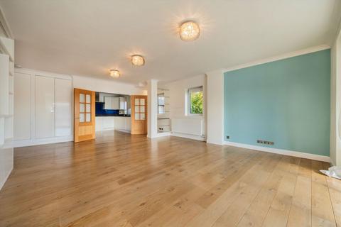 2 bedroom flat to rent, William Morris Way, London SW6