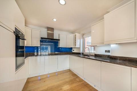 2 bedroom flat to rent, William Morris Way, London SW6