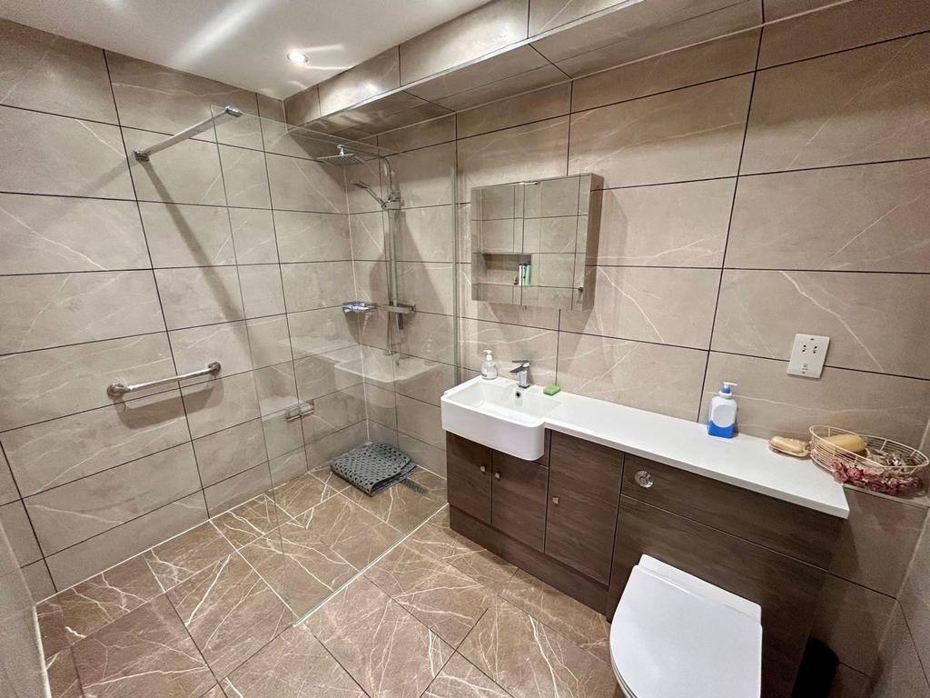GF Shower Room
