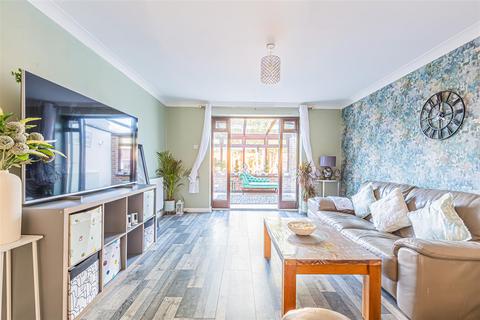 3 bedroom terraced house for sale, Priory Gardens, Ashford TW15