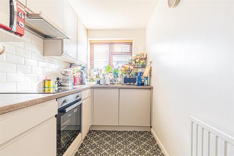 3 bedroom terraced house for sale, Priory Gardens, Ashford TW15